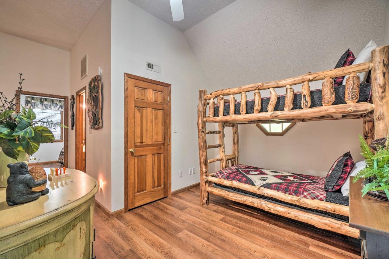 Picturesque Pigeon Forge Cabin With Mountain Views Exterior photo