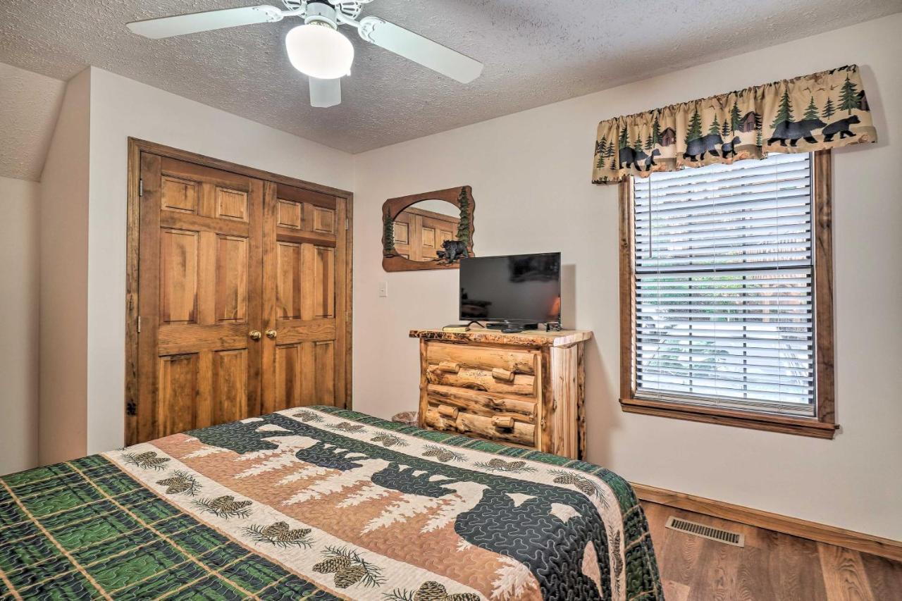 Picturesque Pigeon Forge Cabin With Mountain Views Exterior photo